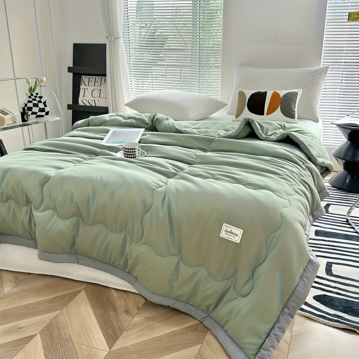 Lightweight woven summer throw with a contrasting border – view 4