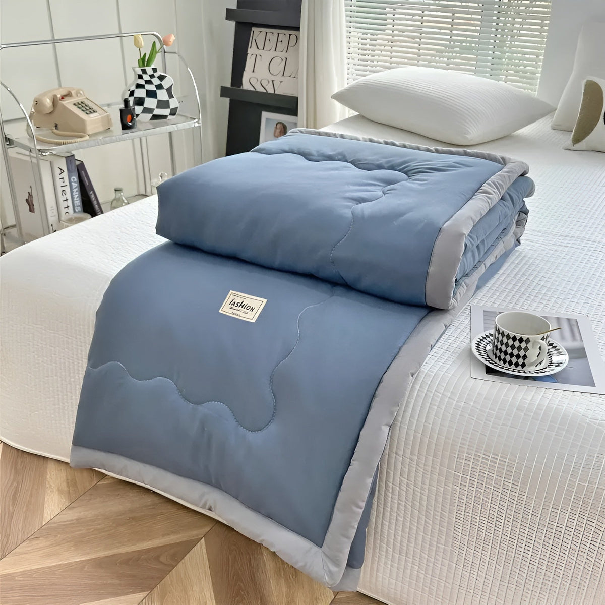 Lightweight woven summer throw with a contrasting border – view 17