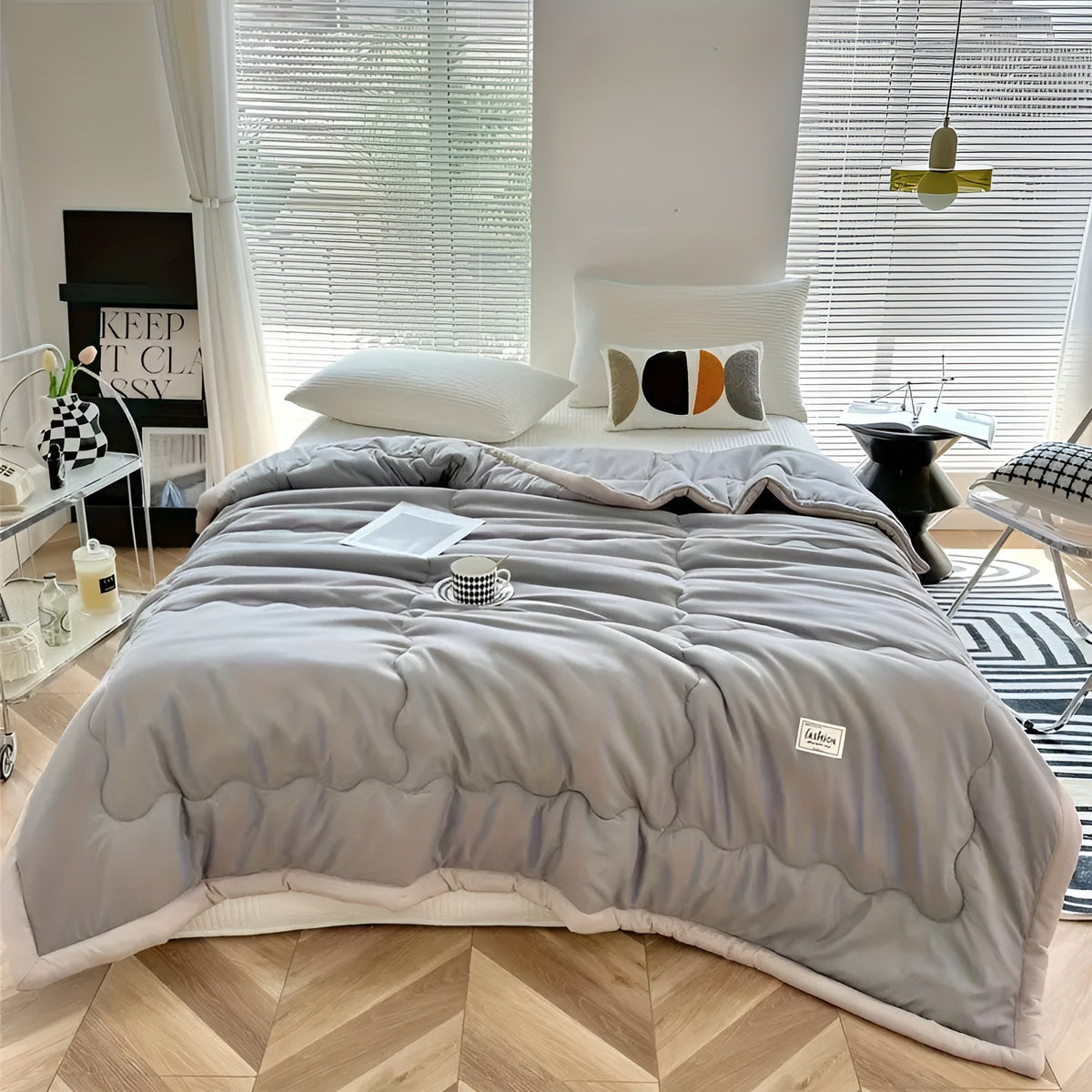 Lightweight woven summer throw with a contrasting border – view 2