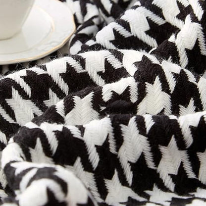 Houndstooth Fringed Throw – view 9