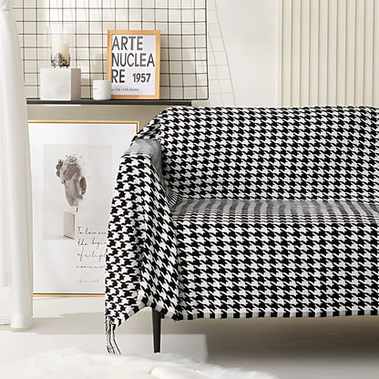 Houndstooth Fringed Throw – view 10