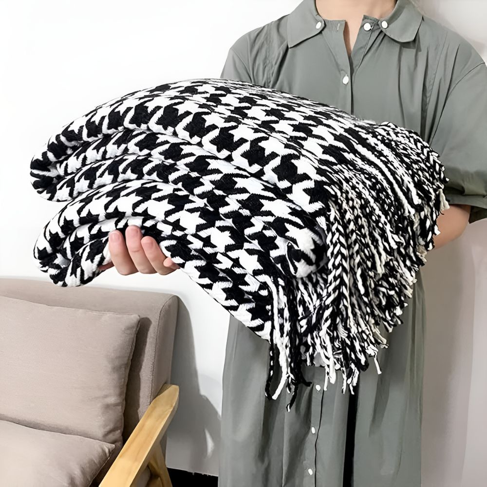 Houndstooth Fringed Throw