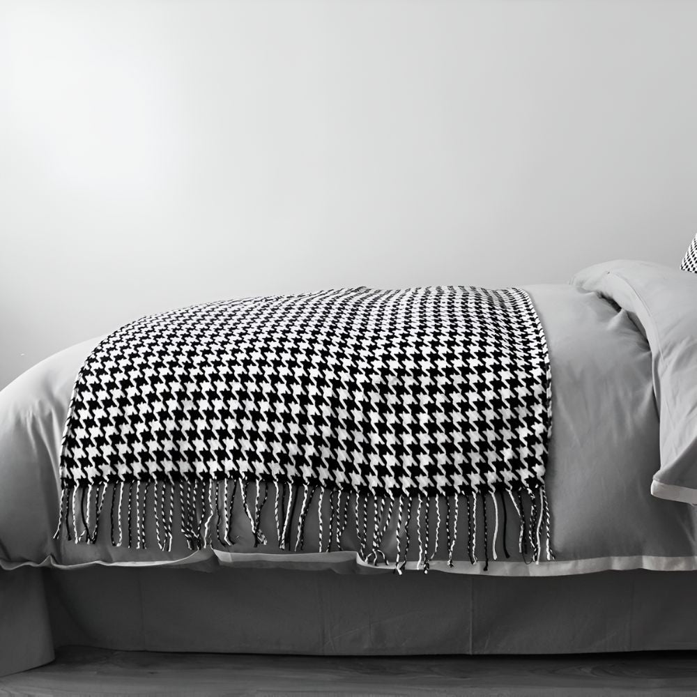 Houndstooth Fringed Throw – view 5