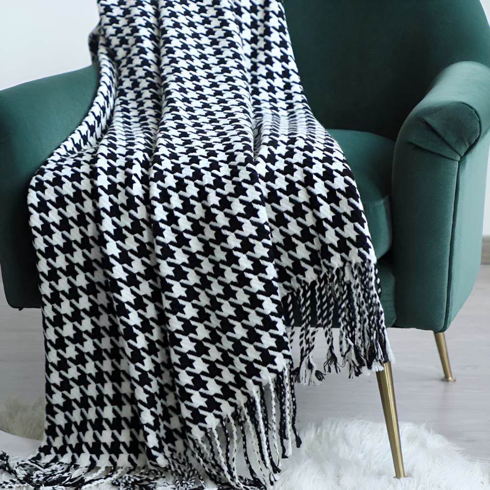 Houndstooth Fringed Throw – view 6