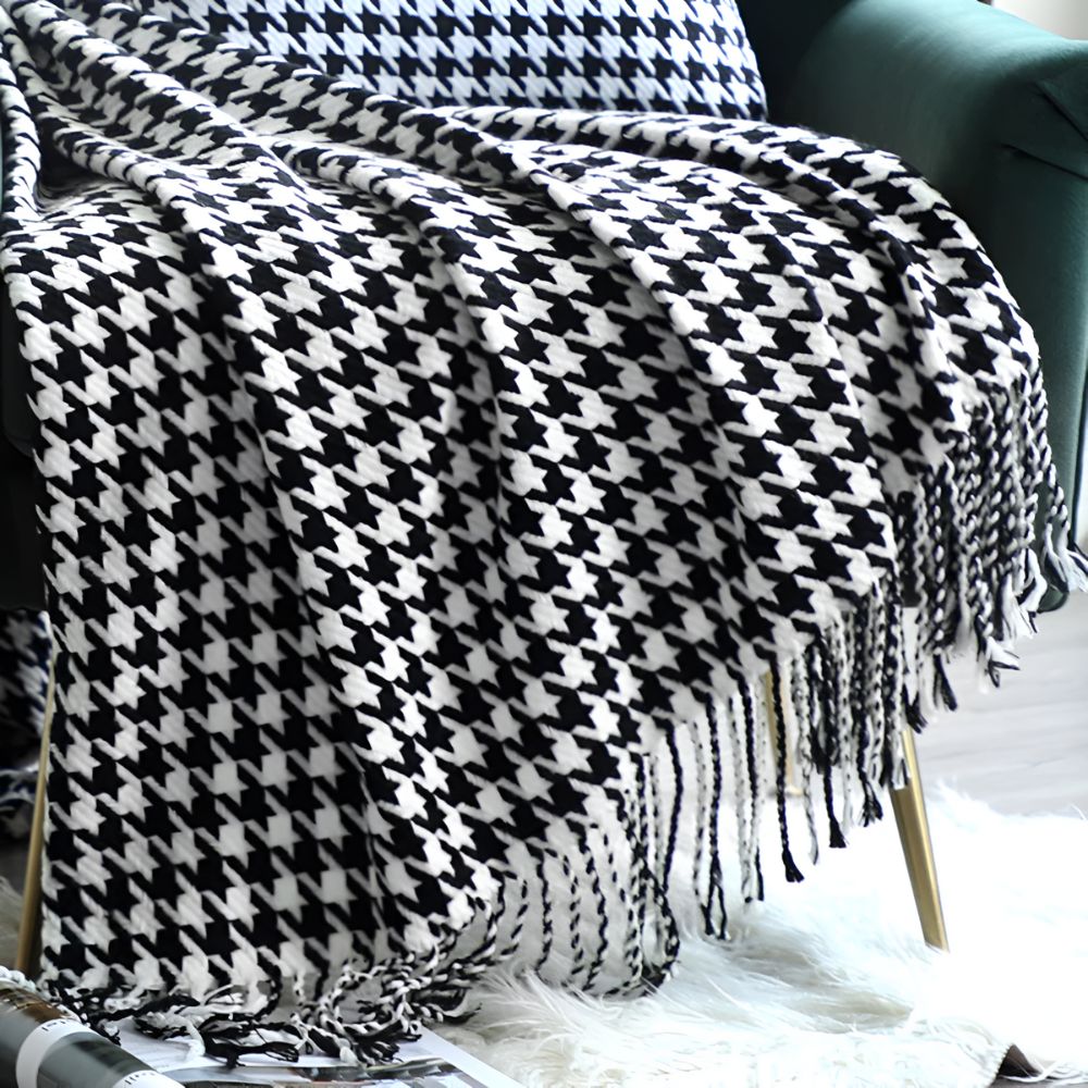 Houndstooth Fringed Throw – view 7