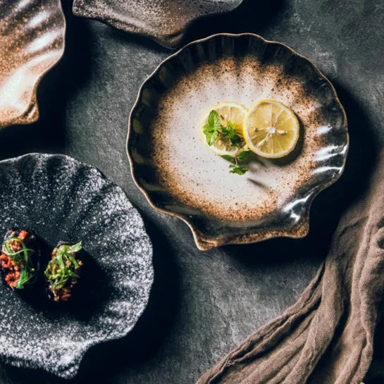 Shell-Shaped Ceramic Plate – view 3