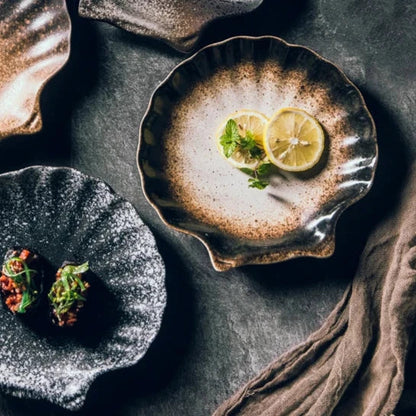 Shell-Shaped Ceramic Plate – view 3