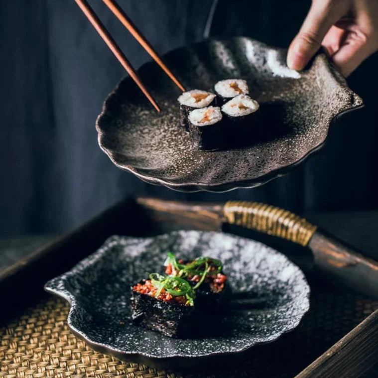 Shell-Shaped Ceramic Plate – view 2