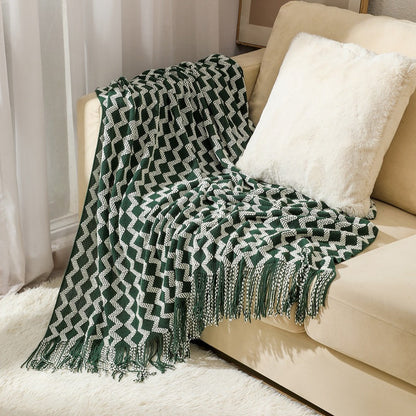 Textured woven throw with a zigzag finish – view 5