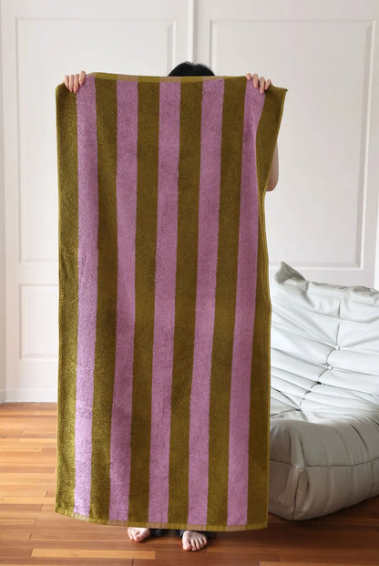Striped combed-cotton towel with a jacquard-woven finish – view 11