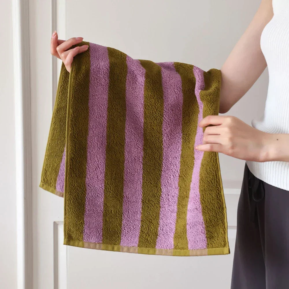 Striped combed-cotton towel with a jacquard-woven finish – view 22
