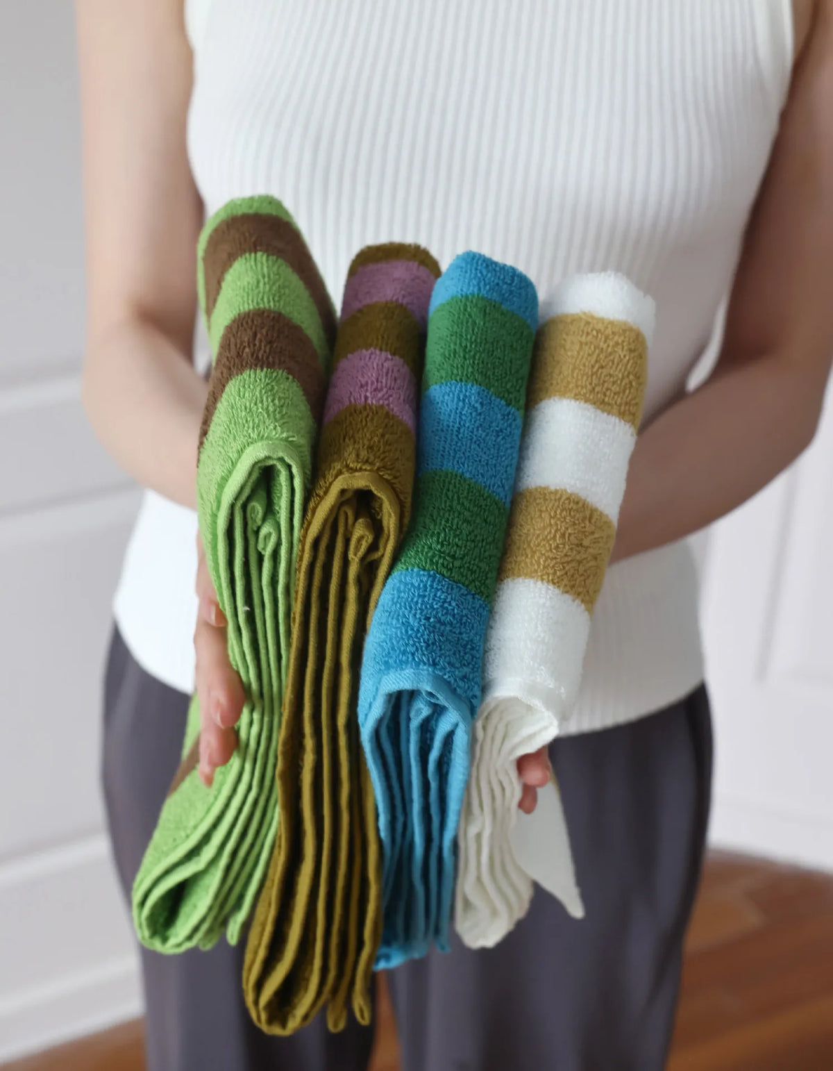 Striped combed-cotton towel with a jacquard-woven finish – view 6