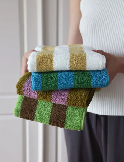 Striped combed-cotton towel with a jacquard-woven finish – view 7