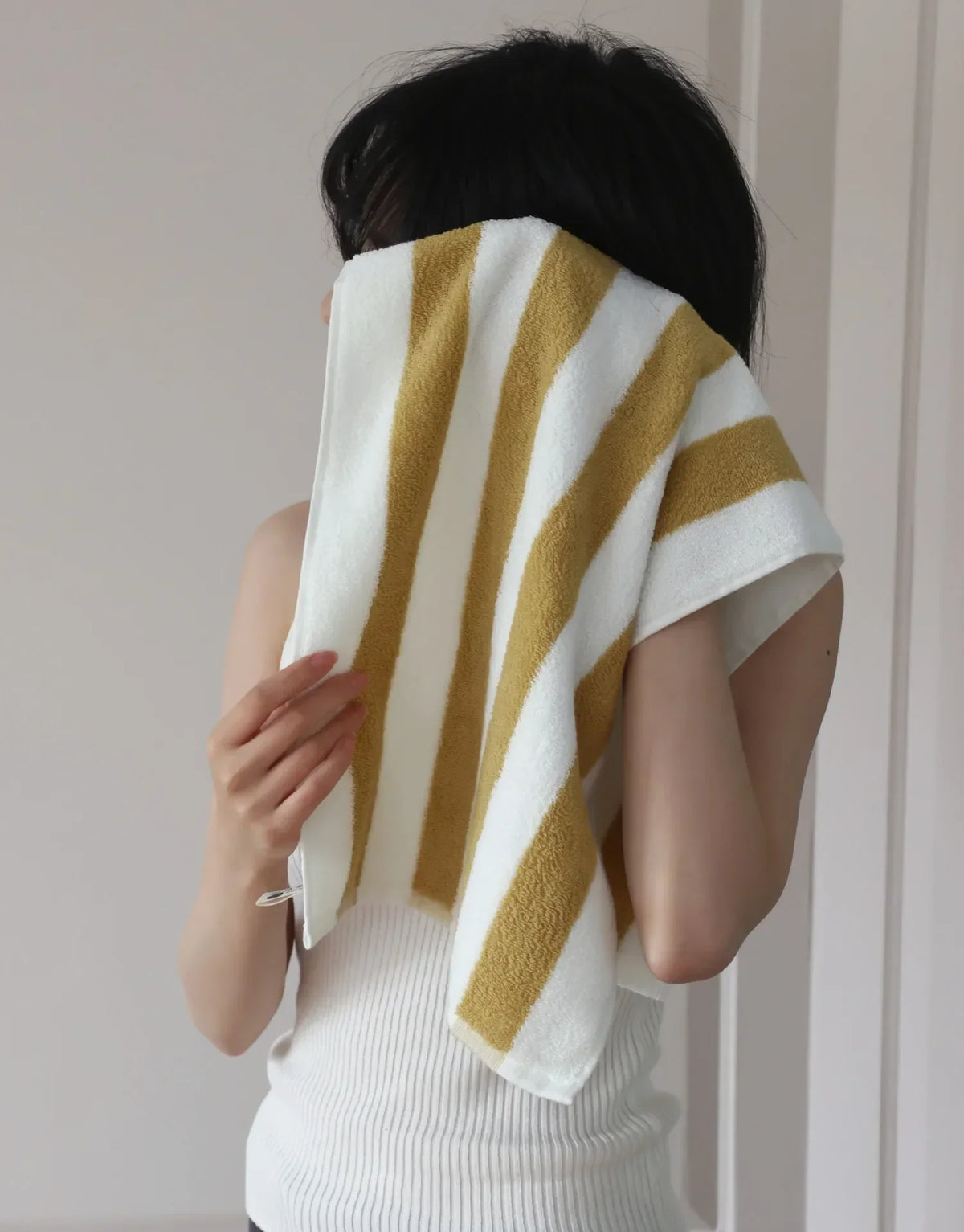 Striped combed-cotton towel with a jacquard-woven finish – view 14