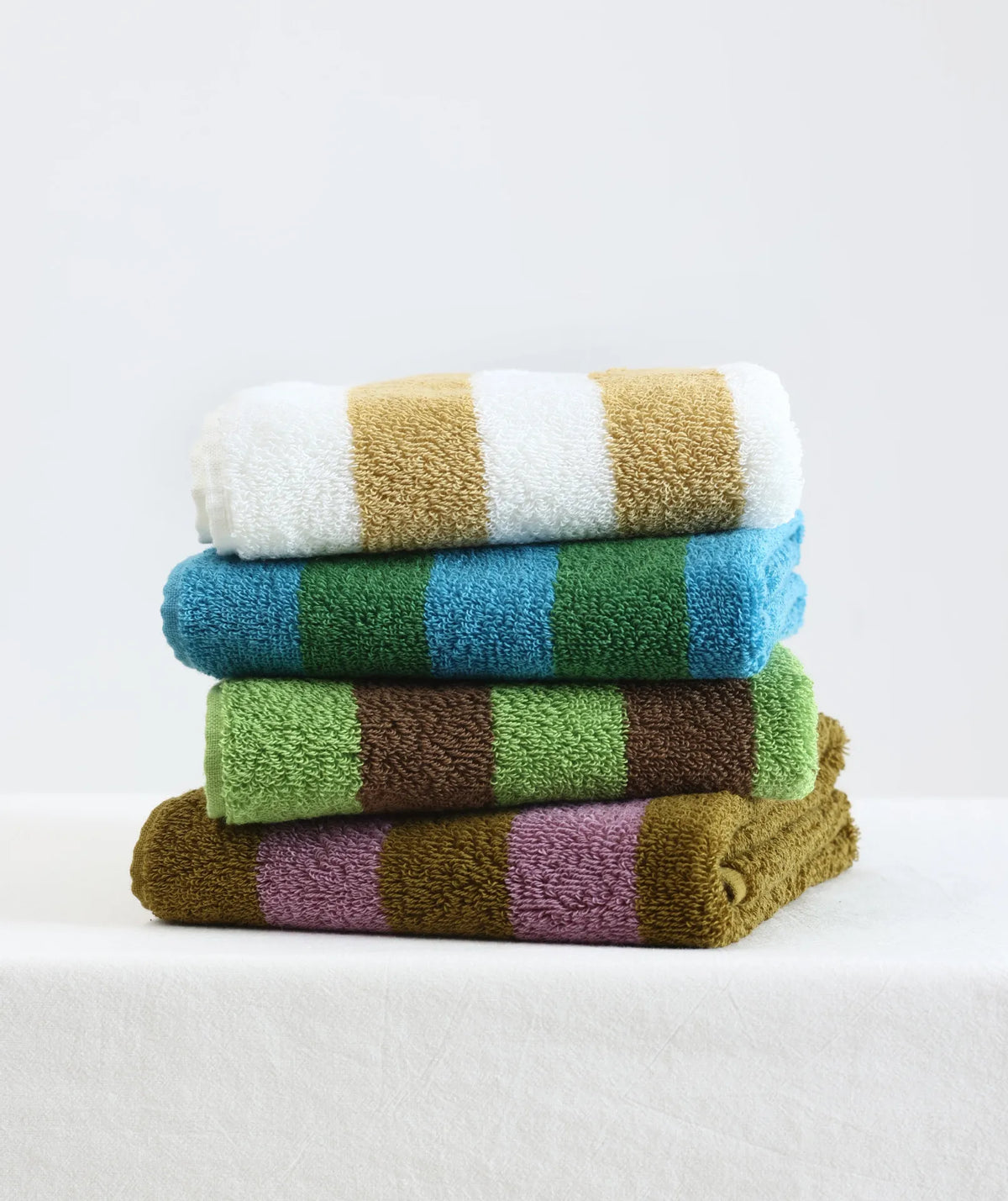 Striped combed-cotton towel with a jacquard-woven finish – view 5