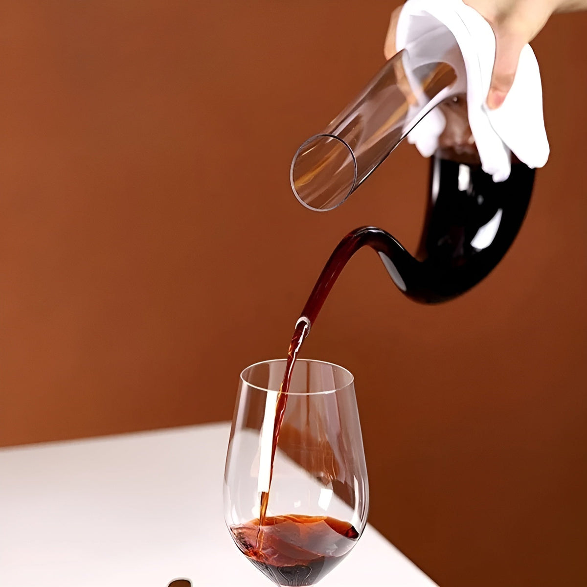 Crystal Wine Decanter with Aerator – view 4