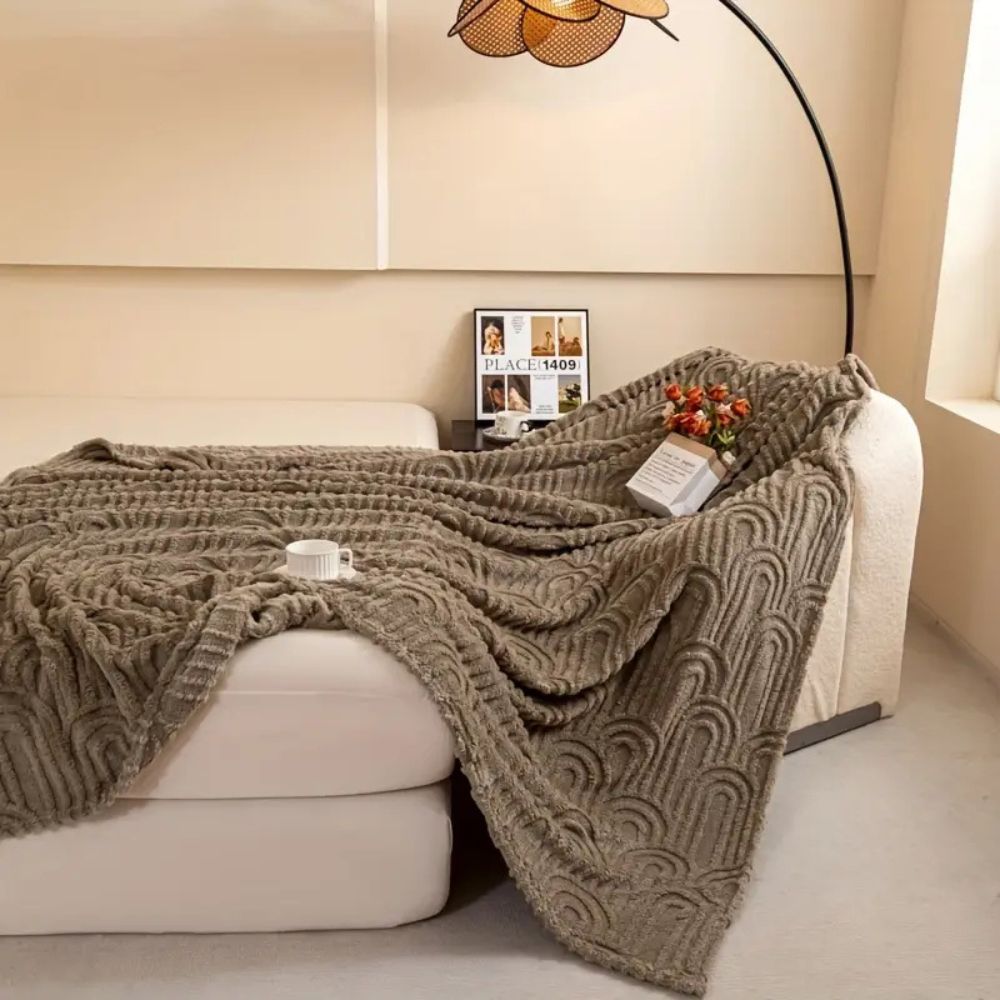 Arch Pattern Fleece Throw – view 7