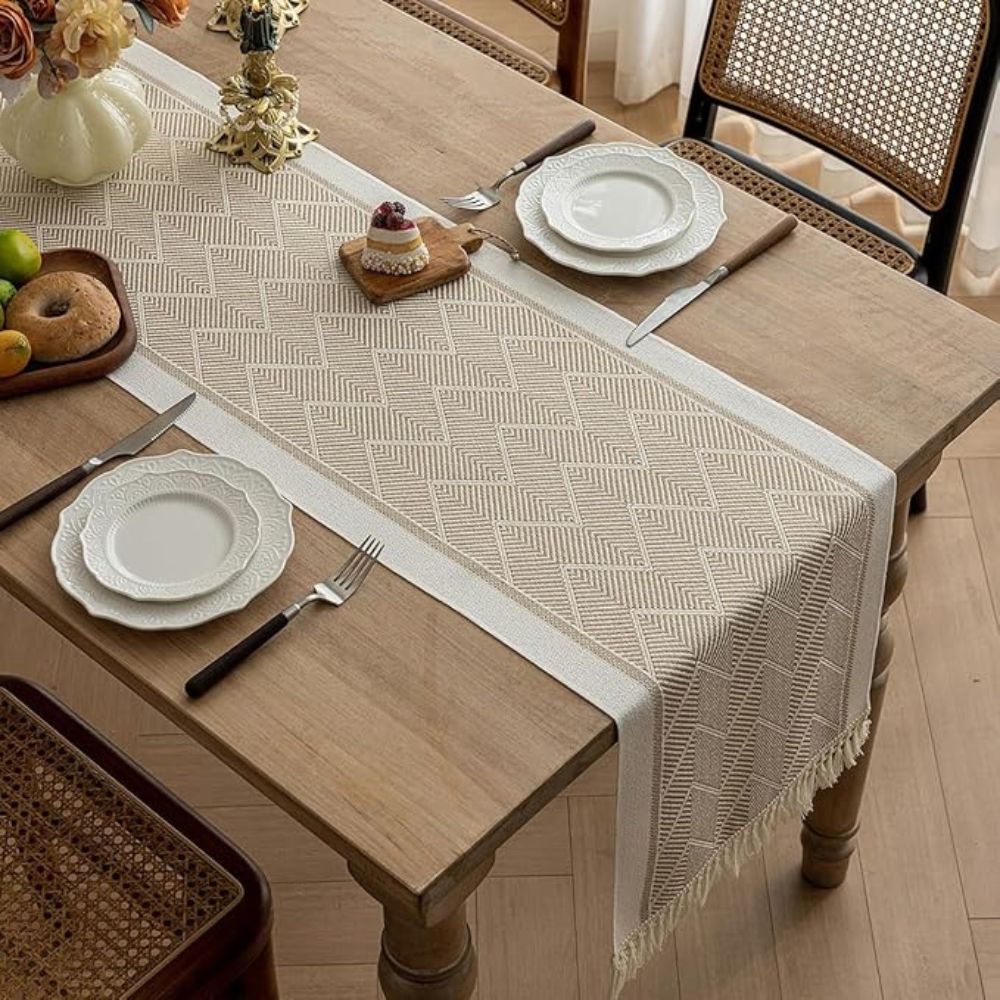 Zigzag Woven Table Runner – view 3
