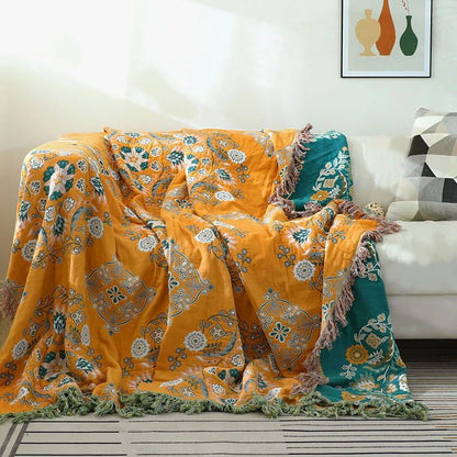 Jacquard cotton throw with a woven geometric pattern – view 3