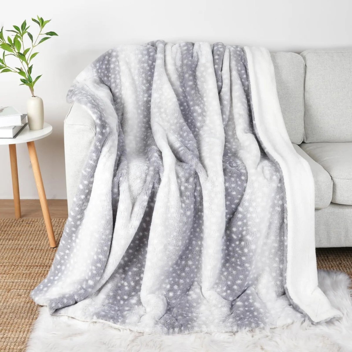 Reversible Deer Winter Throw – view 7